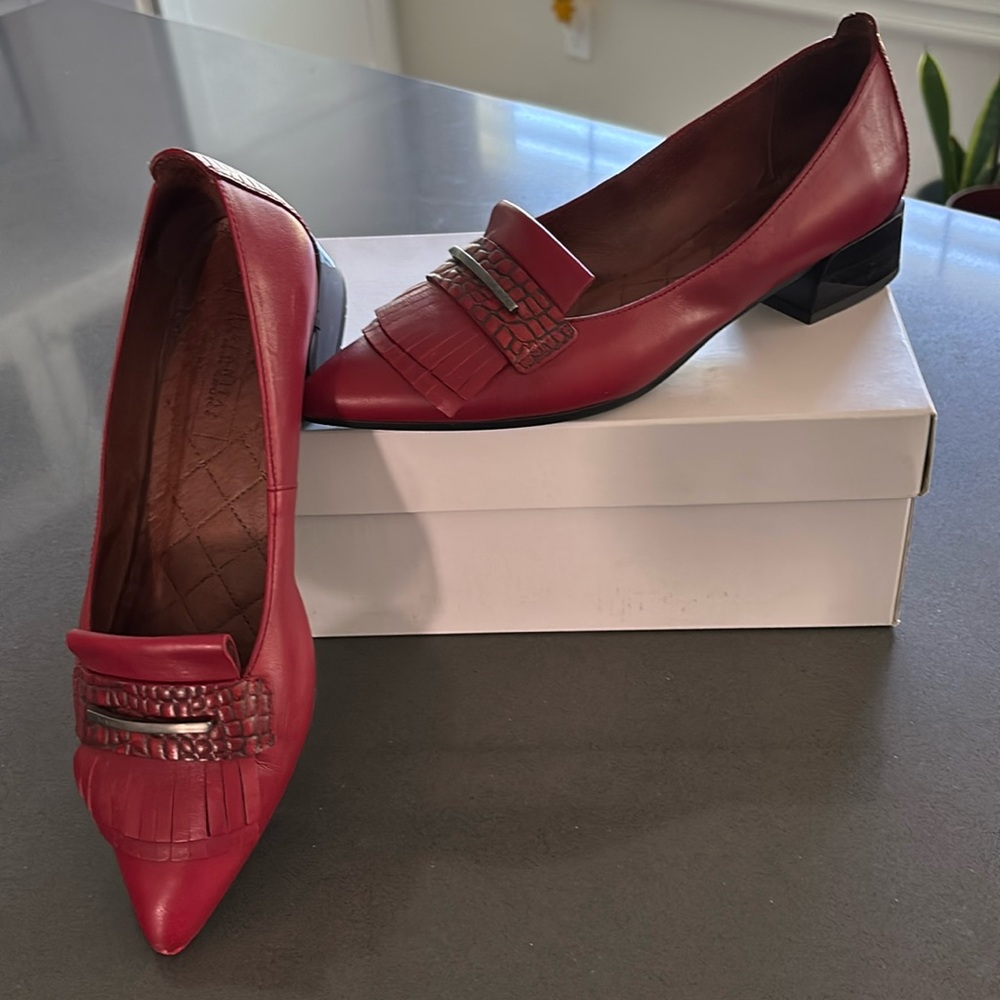 Hispanitas Red Leather Kiltie Pointed Toe Shoes Size 38